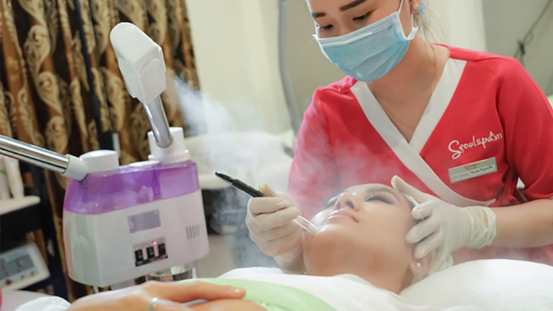 Xông hơi giúp loại bỏ bụi bẩn, nhờn da khỏi da