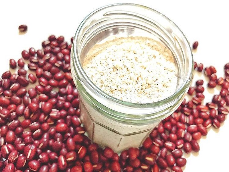 Bột đậu đỏ và nghệ cho da trắng sáng, mịn màng