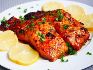 Cải bó xôi hay còn gọi là rau chân vịt, rau bina thuộc họ rau dền với màu xanh đậm, cuống lá nhỏ