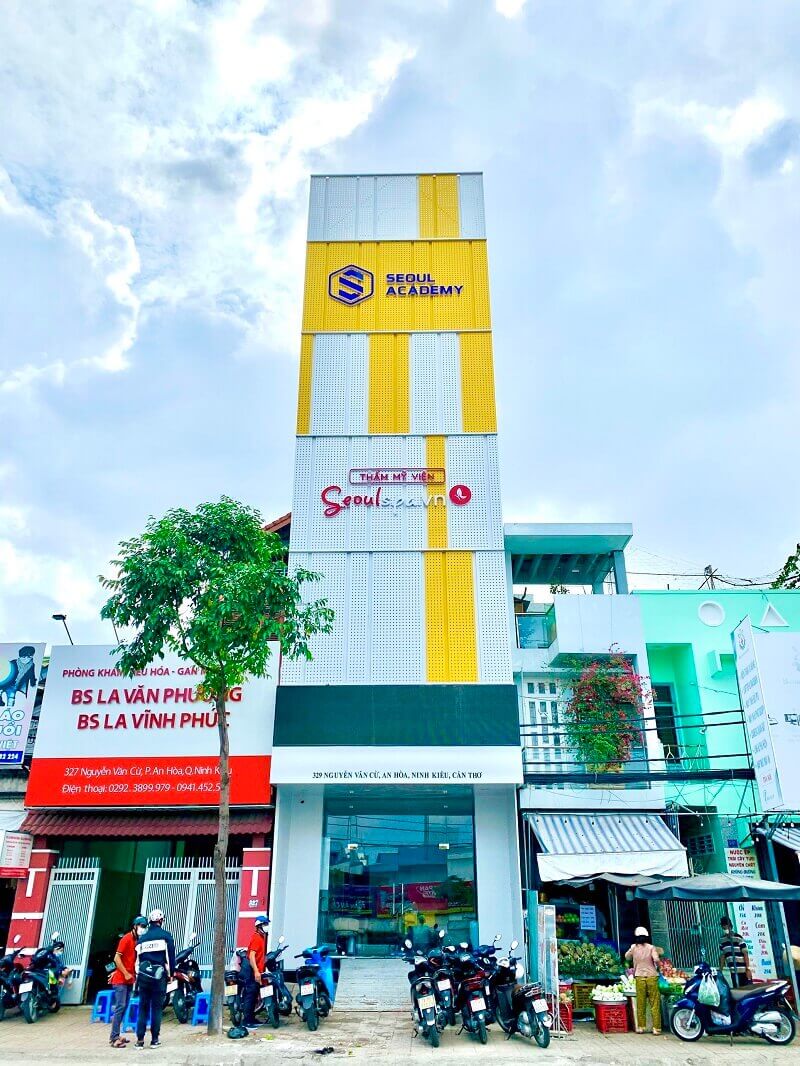 Nên chọn những cơ sở có đội ngũ bác sĩ giỏi, có kinh nghiệm lâu năm trong ngành thẩm mỹ