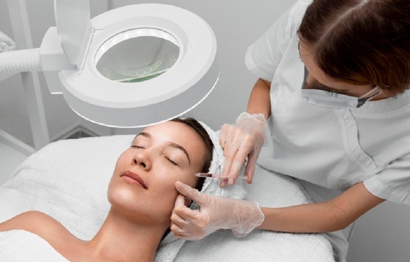 Tiêm Filler thái dương lấy đầy những vùng trũng, hóp, lõm ở thái dương