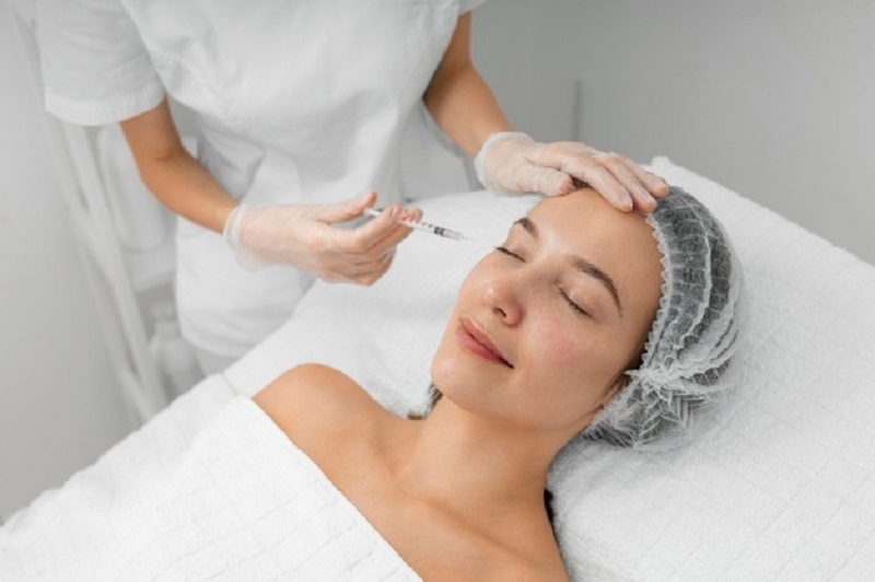 Sau khi tiêm Filler thái dương khách hàng không cần nghỉ dưỡng, có thể quay lại làm việc sinh hoạt bình thường