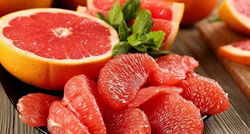Bưởi chứa rất ít calo, giàu vitamin A, C, giảm cân rất tốt