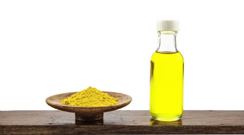 Đánh tan nám bằng bột nghệ và dầu oliu