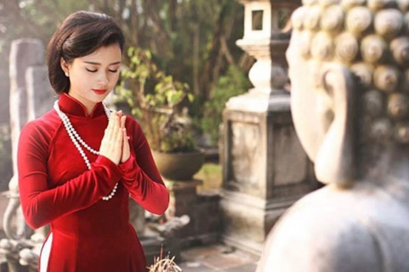 Đi chùa cầu may mắn là việc làm được nhiều người lựa chọn khi trải qua các kỳ thi quan trọng