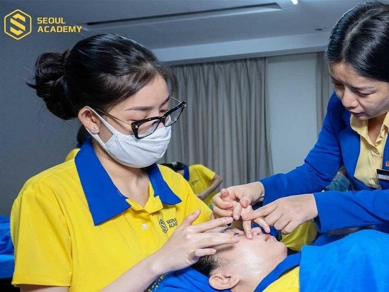 Vừa học vừa làm spa giúp bạn tiết kiệm khá nhiều chi phí, bạn sẽ không cần phải đóng học phí