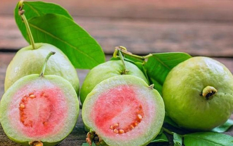 Sau khi xăm môi ăn ổi được không?