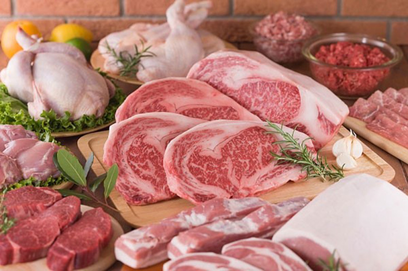 Kiêng ăn các loại thịt gà, thịt vịt và thịt bò