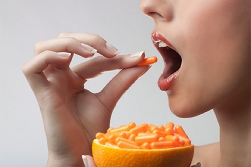 Uống Vitamin C để kích thích tăng sinh collagen đẩy nhanh quá trình phục hồi và tái tạo tế bào da mới