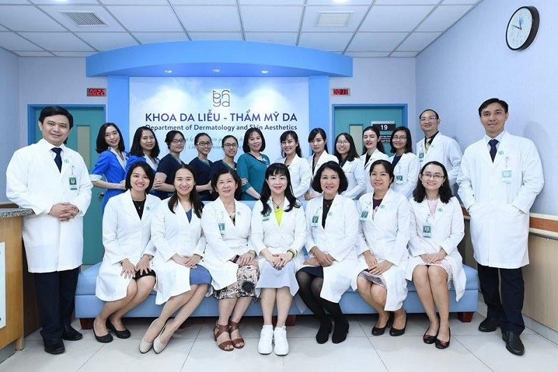 Bác sĩ Bệnh viện Da Liễu TPHCM giúp xóa xăm an toàn