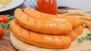 Xúc xích bao nhiêu calo? Lượng calo các loại xúc xích khác nhau