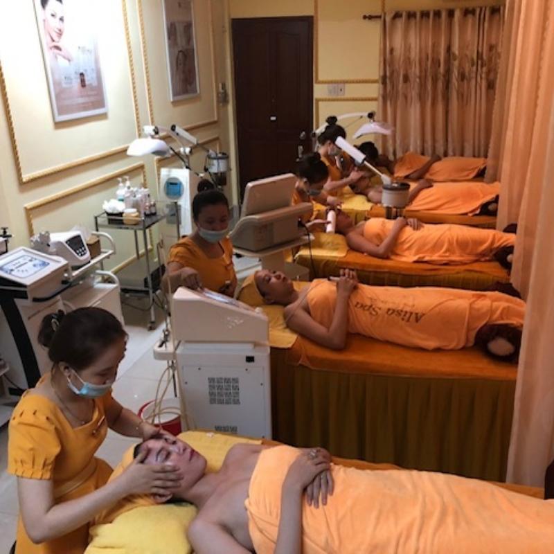 Trang bị nhiều thiết bị, máy móc hiện đại