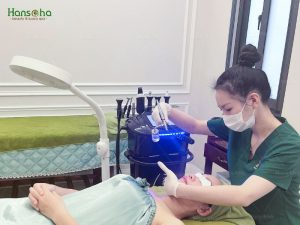 Soi da là bước đầu tiên trong liệu trình tắm trắng của Hansoha