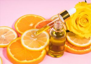 Serum vitamin C là một trong những sản phẩm được rất nhiều người yêu thích