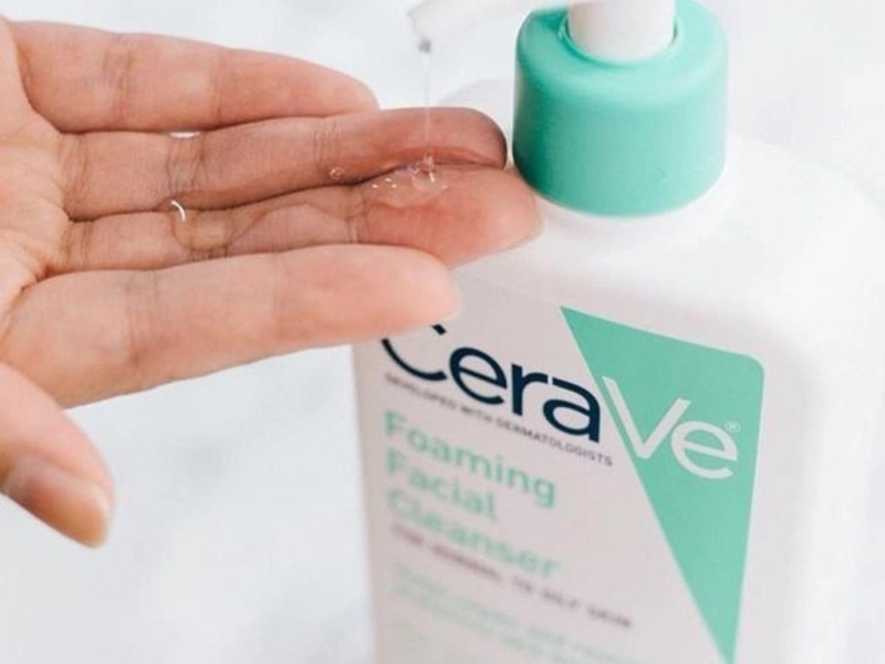 Có thể dùng sữa rửa mặt Cerave ở tất cả các thời điểm trong năm