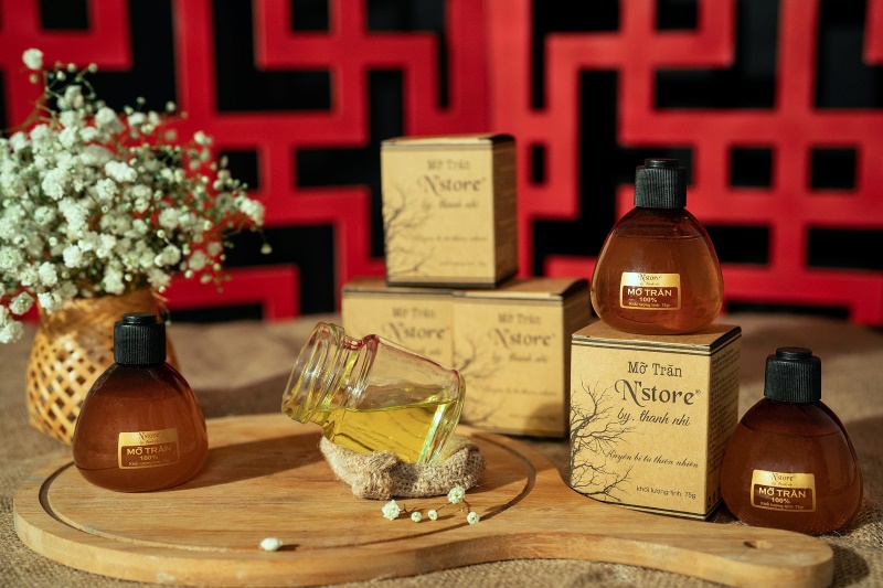 Mỡ trăn chất lượng sẽ giúp làm sạch và thu nhỏ lỗ chân lông, ngăn ngừa mụn cám, mụn đầu đen