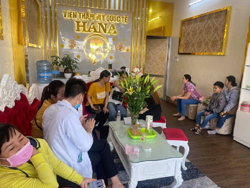 Viện thẩm mỹ Hana tiếp đón khách hàng chu đáo và tận tình