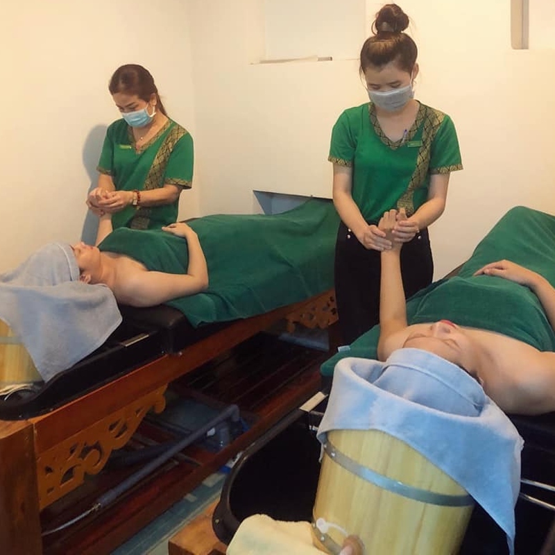 Liệu trình massage, chăm sóc da cho khách hàng tại Beauty de Siam