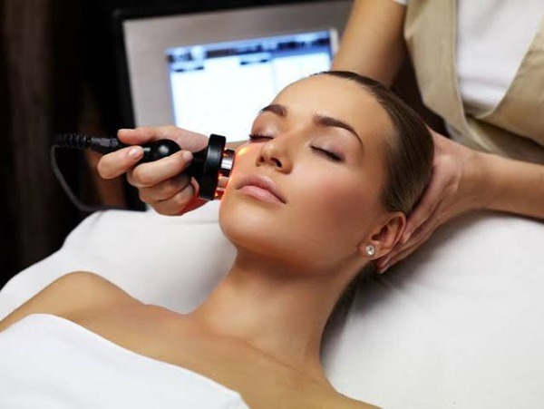 Laser pico là công nghệ gì và tại sao phù hợp trị nám sâu?