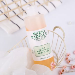 Tinh chất AHA trong sữa tắm Mario Badescu có khả năng hỗ trợ đẩy nhân mụn