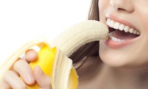 Chuối là loại trái cây giàu dinh dưỡng tốt cho sức khỏe và làn da