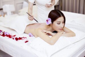 Trải nghiệm quy trình tắm trắng xông hơi thảo dược tại Mom’s Spa