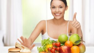 Một chế độ ăn uống và sinh hoạt lành mạnh sẽ giúp da khỏe từ bên trong