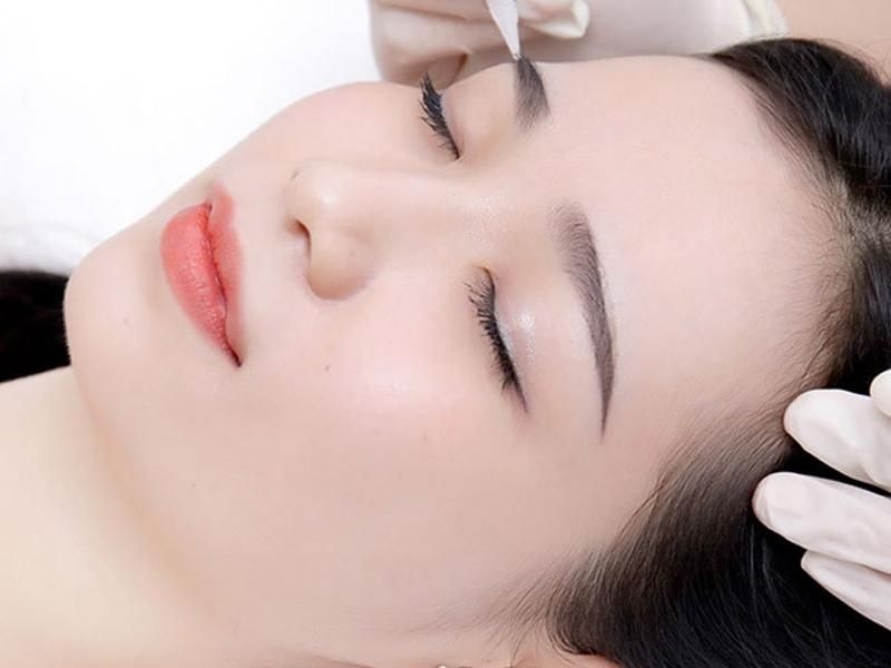 Dịch vụ điêu khắc chân mày tại Viện thẩm mỹ Vanadis