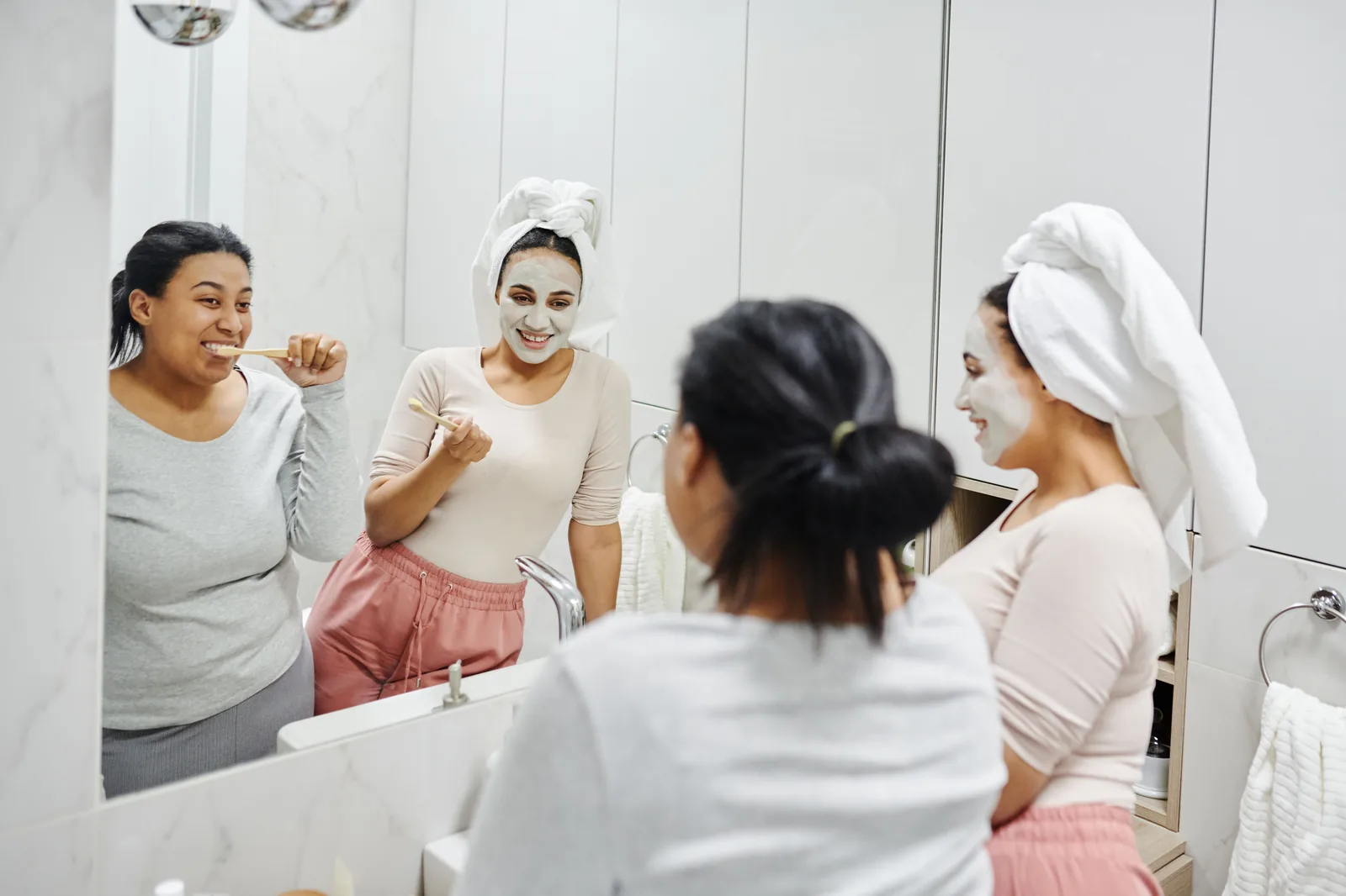 Kiêng đánh răng mạnh sau phun môi