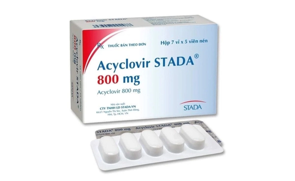 Nếu được kê Acyclovir 800mg, phương án phổ biến nhất là 800mg mỗi lần, 2 lần mỗi ngày (sáng và tối sau ăn).