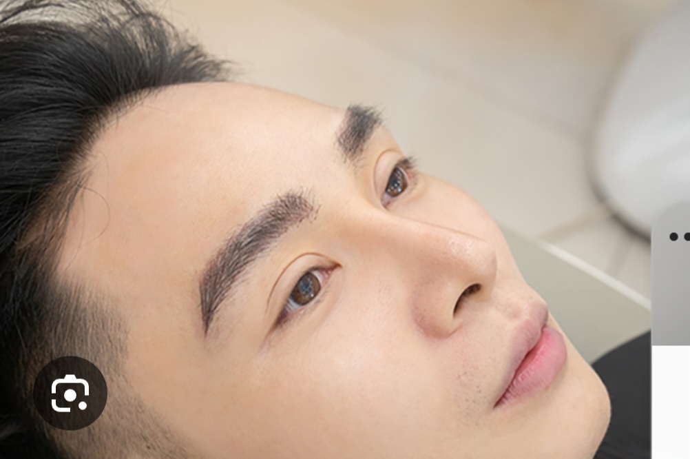 Giá phun môi nam hợp lý cho công nghệ hiện đại thường từ 2 triệu đến 4 triệu đồng.