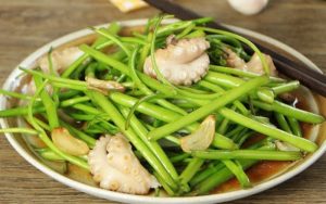 Bị thương ăn rau muống có thể bị sẹo lồi