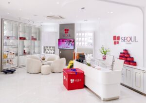 Không gian sang trọng, nội thất hiện đại giúp khách hàng cảm giác thoải mái khi ngồi chờ