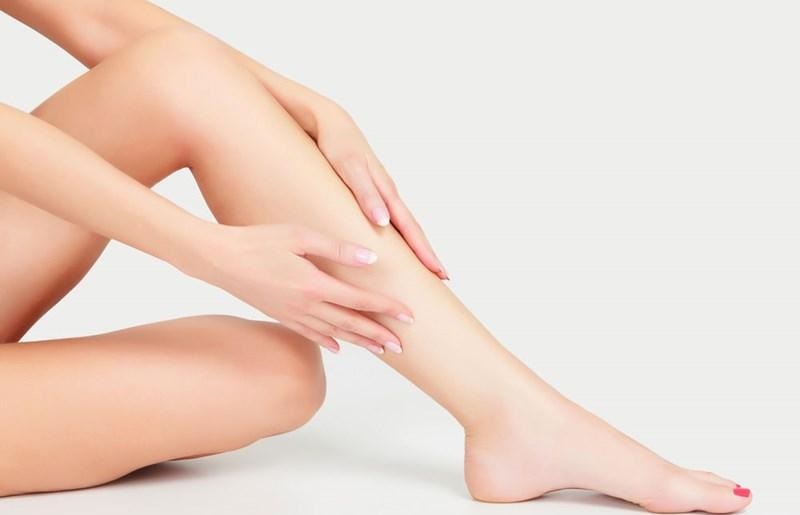 Bạn nên thử máy trên một vùng da nhỏ trước khi triệt lông trên vùng da lớn hơn