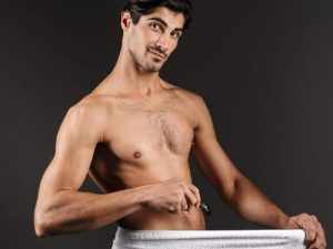 Tỉa lông vùng kín nam bằng kéo và các phương pháp khác hoàn toàn không gây ảnh hưởng nghiêm trọng đến làn da và sức khỏe