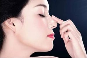 Nâng mũi sau 2 tháng vẫn còn sưng do nhiều nguyên nhân