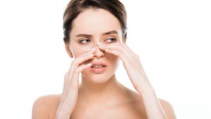 Nâng mũi có được cúi đầu không?