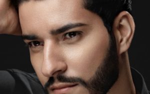 Nam giới có dáng mũi diều hâu thường bị người khác đề phòng