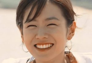 Mắt cười là một dáng mắt rất tốt về mặt thẩm mỹ và phong thủy