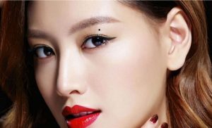 Xem bói nốt ruồi trên mí mắt nói gì về con người bạn