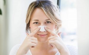 Bạn có thể ăn uống bình thường sau khoảng 4 - 6 tuần hậu nâng mũi