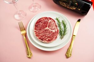 Bị vết thương hở ăn thịt bò có thể tiềm ẩn nguy cơ gây ra sẹo lồi