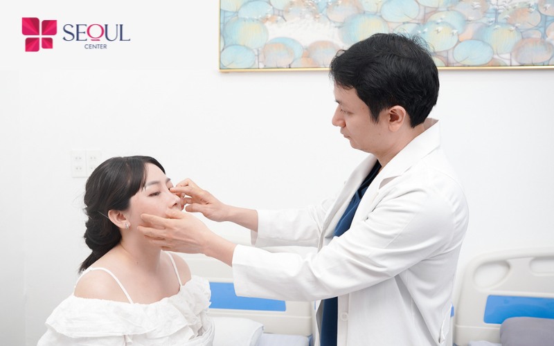 Cần đi khám bác sĩ nếu gặp hiện tượng chảy nước mũi đi kèm với các triệu chứng như sưng đỏ, đau lan rộng