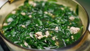 Rau ngót rất giàu vitamin và khoáng chất tốt cho sức khỏe