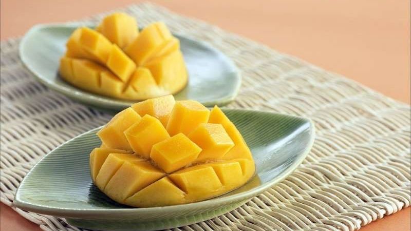 Sau khi nâng mũi bạn không nên ăn các loại trái cây cứng, dai và nóng