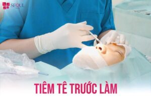 Trong quá trình cắt mí bác sĩ sẽ cho dùng thuốc tê để giảm cảm giác đau