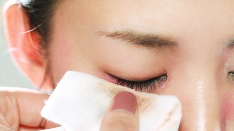 Chăm sóc mí mắt sau phun mí đảm bảo an toàn để có kết quả như ý