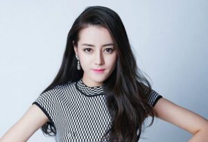 Những đôi mắt to tròn đầy thu hút của phụ nữ châu Á