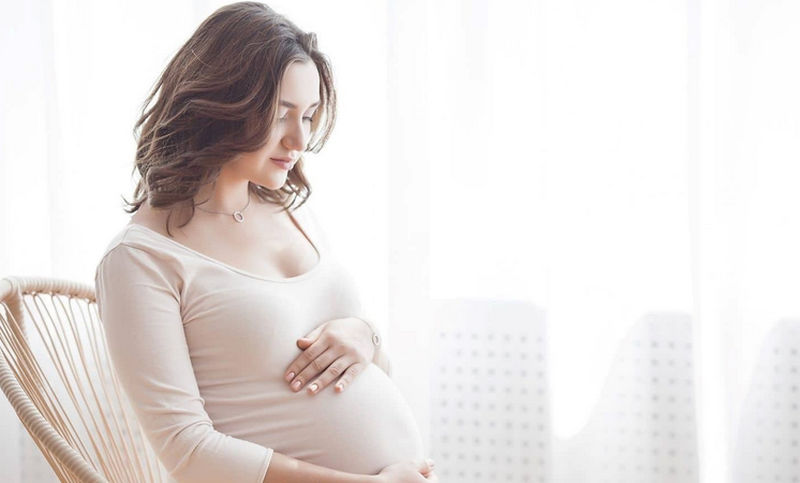 Thay đổi nội tiết tố khi mang thai làm tăng nguy cơ dị ứng filler và hạn chế thuốc điều trị.