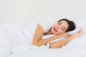 Nâng mũi bao lâu được nằm nghiêng: hướng dẫn hồi phục an toàn